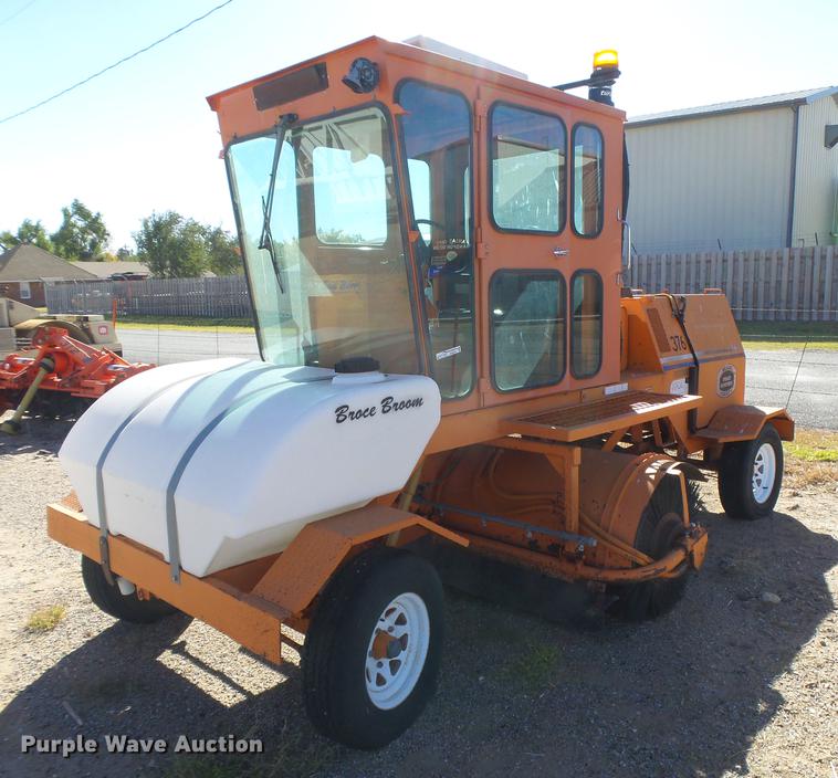 Broce RC350 broom - DE9210