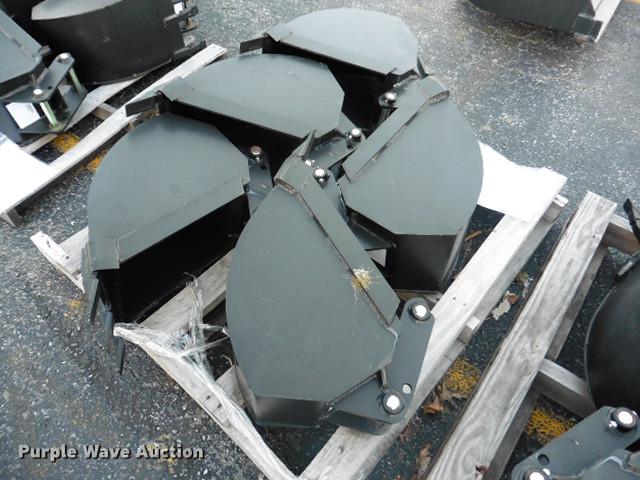 (5) 12" buckets with three teeth - G1682