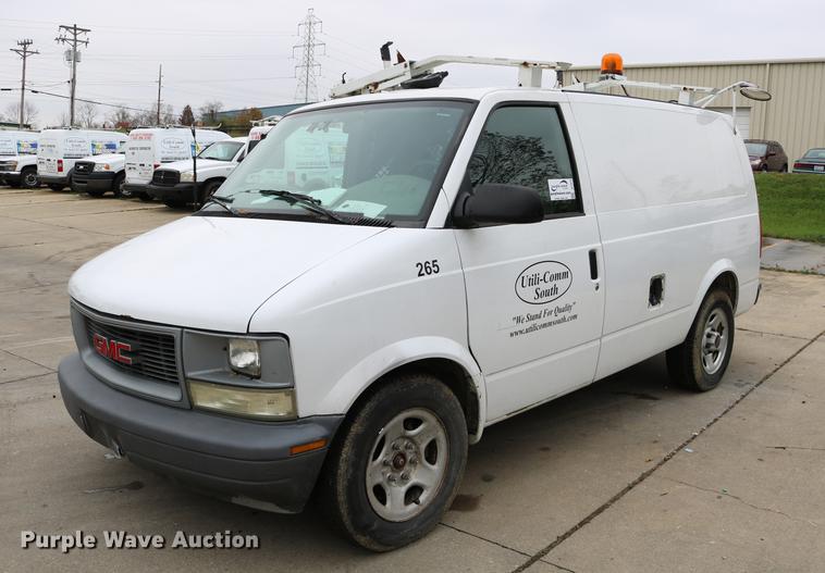 2005 GMC Safari van - DC3670