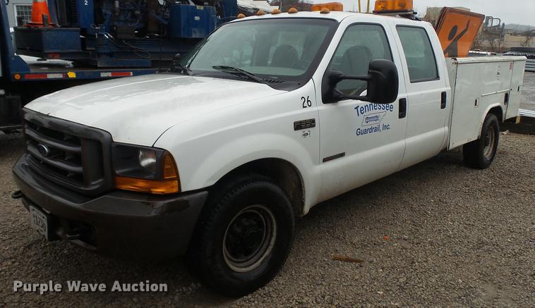 2000 Ford F350 Super Duty XL Crew Cab utility bed pickup truck - DC5742