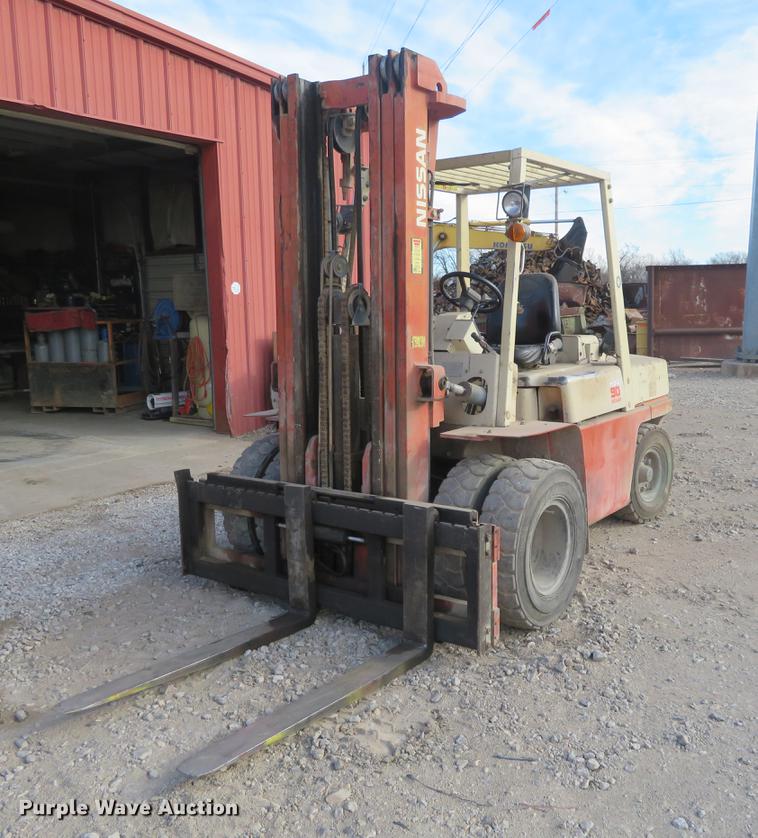 Nissan 90 forklift - DI9939