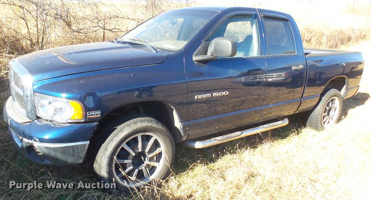 2003 Dodge Ram 1500 Quad Cab pickup truck - DX9944