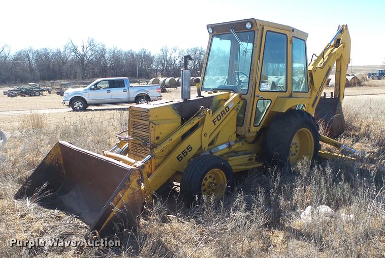 Ford 555 backhoe - DC5696