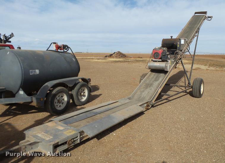 Adams unloading conveyor - BJ9785