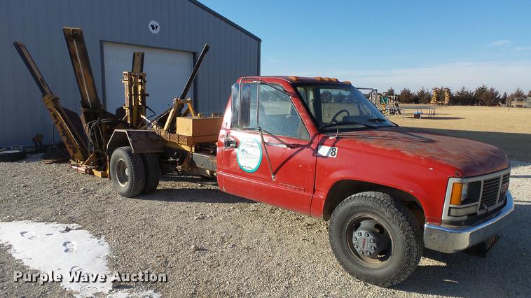 1991 GMC Sierra 3500 pickup truck with tree spade - DC0584