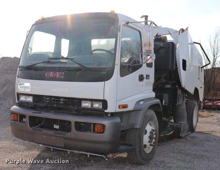 2009 GMC T7500 street sweeper truck - EC9339