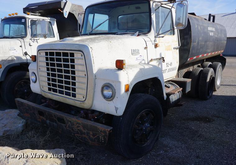 1973 Ford 9000 water truck - DB0380