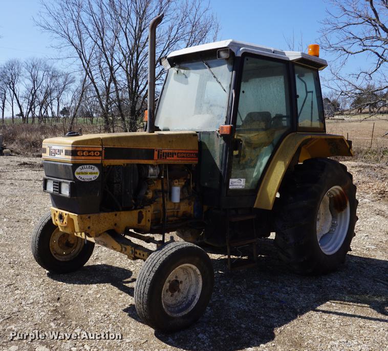 Ford New Holland 6640 tractor - DE3203