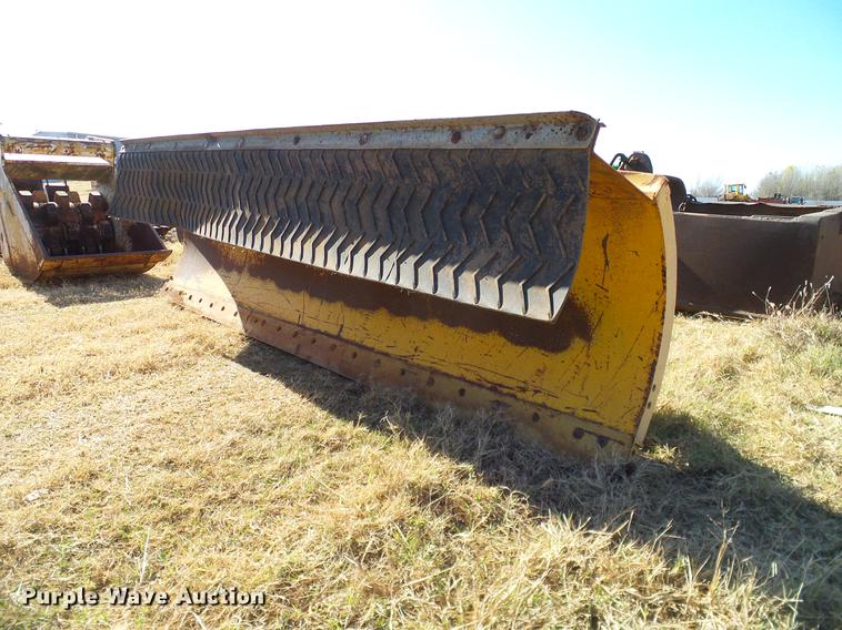 Good Roads 120 11X30 six-way snow plow - EE9529