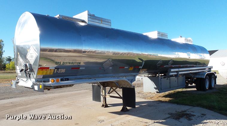 1981 Stainless Steel Equip. tank trailer - DC2525