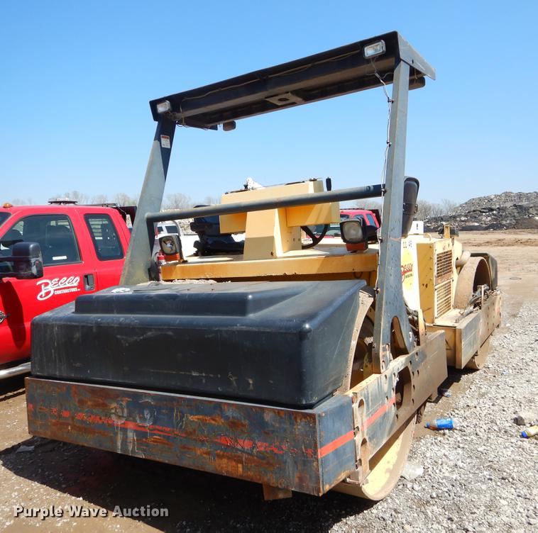 Hypac C778B vibratory double drum roller - EJ9901