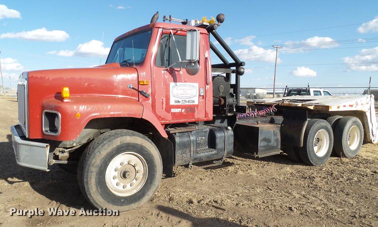 1996 International 2674 semi truck - EN9547