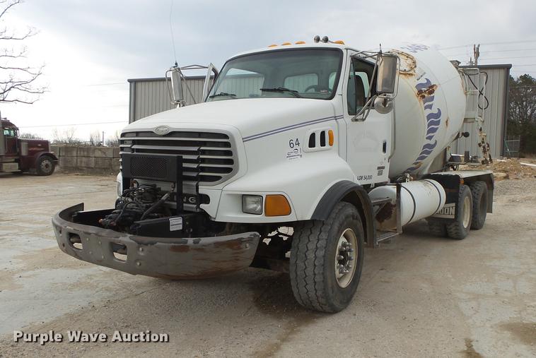 2004 Sterling L8500 ready mix truck - DE3630