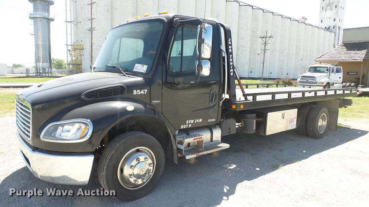 2006 Freightliner M2 106 wrecker truck - DE2616