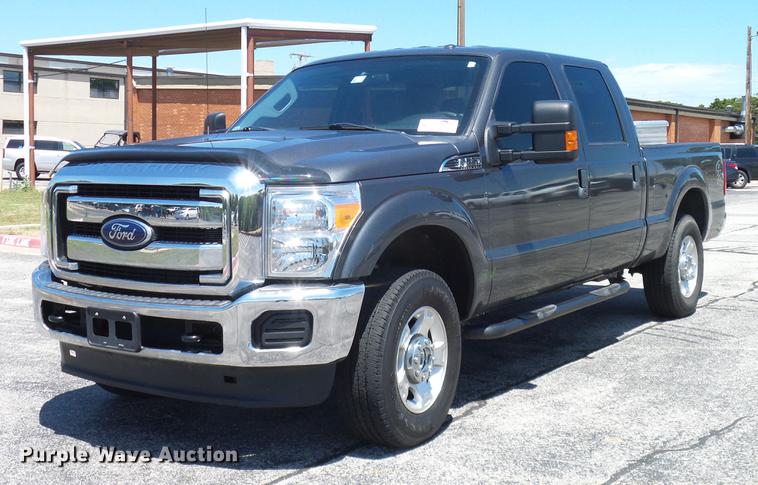 2015 Ford F250 Super Duty XLT Crew Cab pickup truck - DD8193
