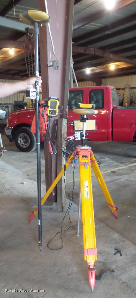 Topcon Legacy-E GPS reciever - DM9927
