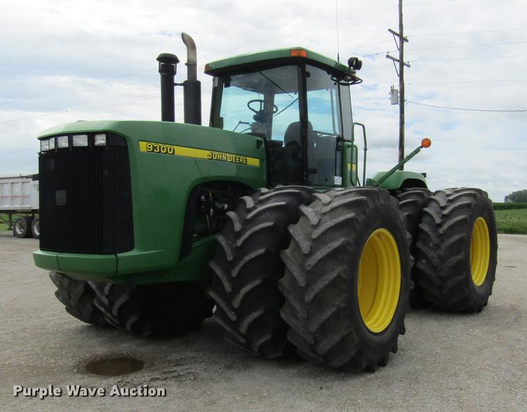 1998 John Deere 9300 4WD tractor - DD2679