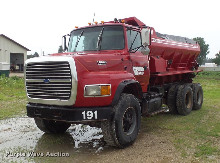 1993 Ford L8000 fertilizer truck - DV9359