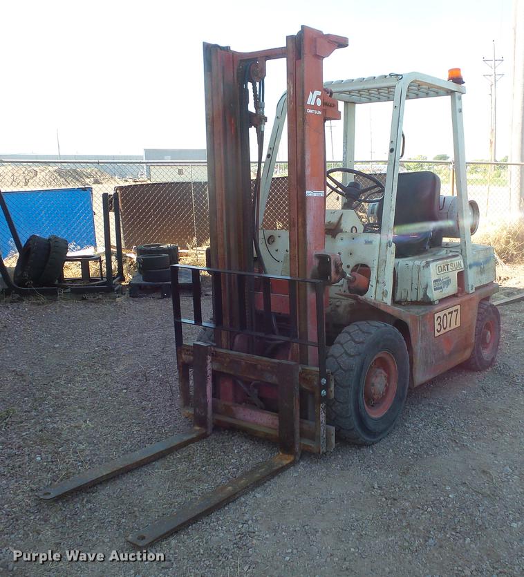 Datsun PF02 forklift - DV9496
