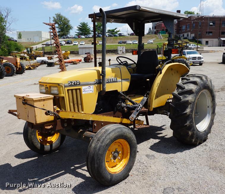 1999 John Deere 5210 tractor - DD7864