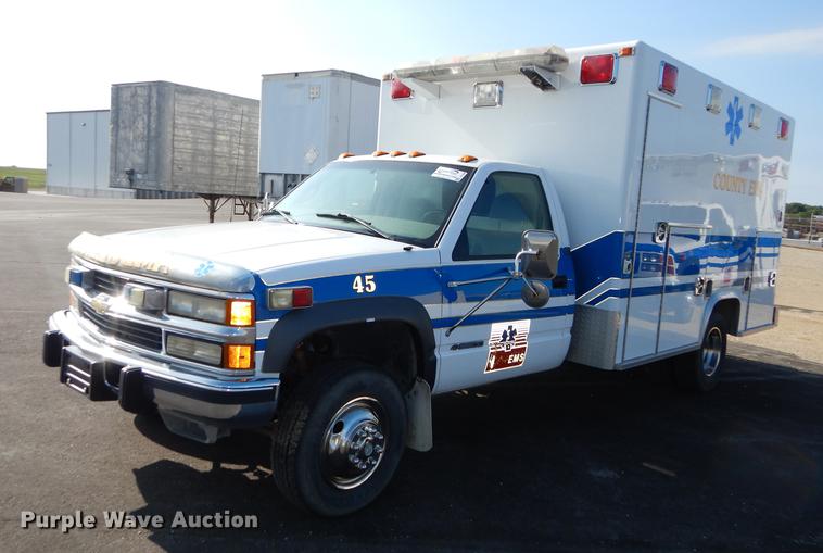 1996 Chevrolet Silverado 3500 ambulance - DE1848