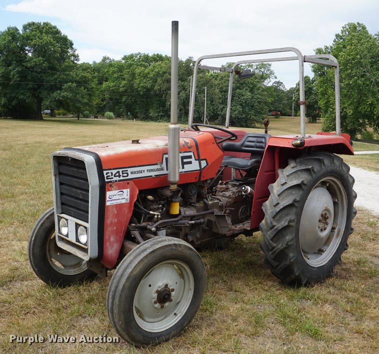 Massey Ferguson 245 tractor - DD7817