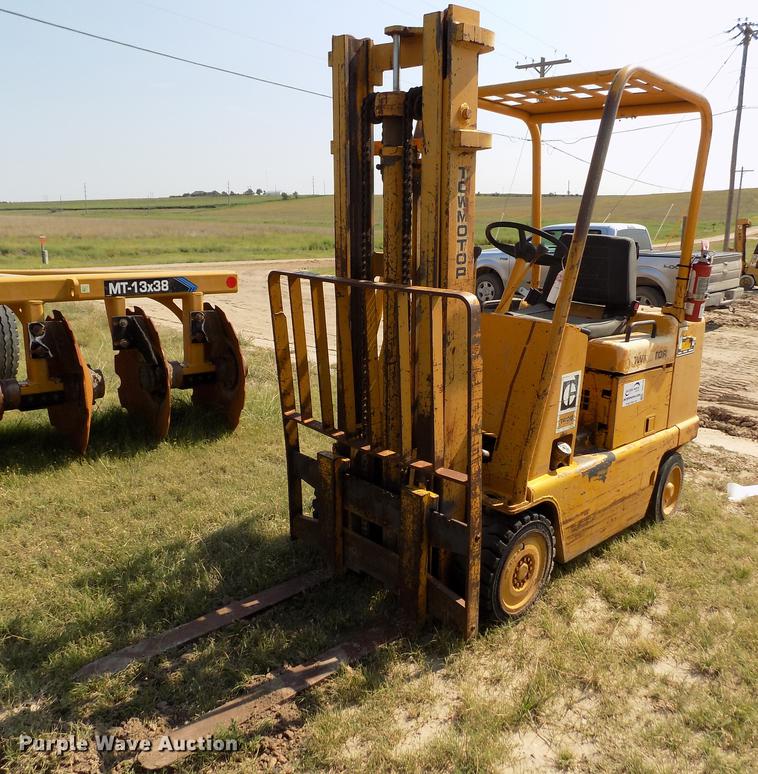 Caterpillar T40B forklift - DB9149