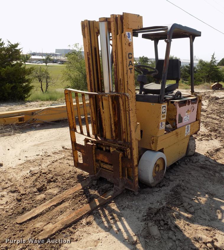 Caterpillar M50B forklift - DB9151