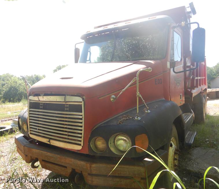 2000 Freightliner Century Class dump truck - EK9576