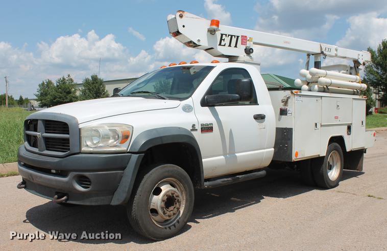 2008 Dodge Ram 4500HD bucket truck - DD5296