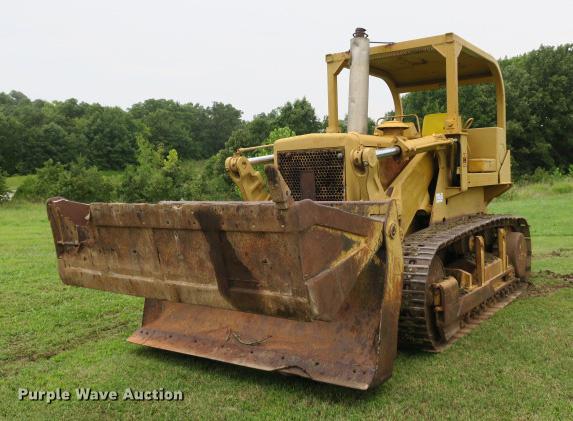 International Harvester 250C track loader - DE3810