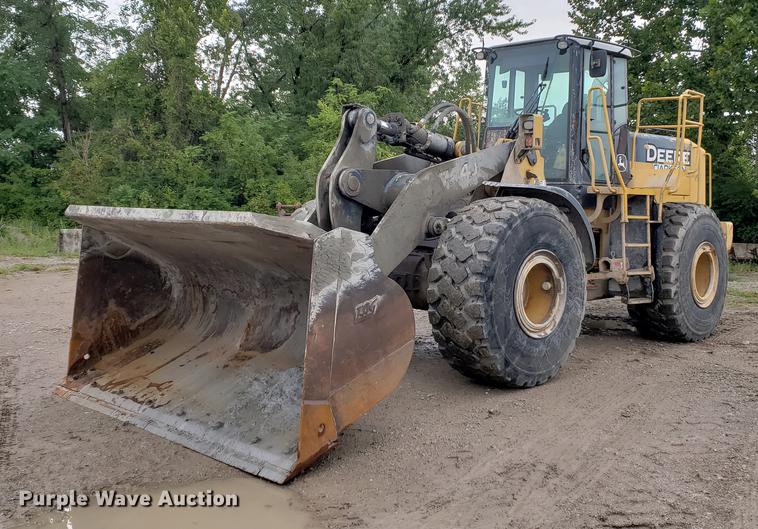 2004 John Deere 744J wheel loader - DF2421