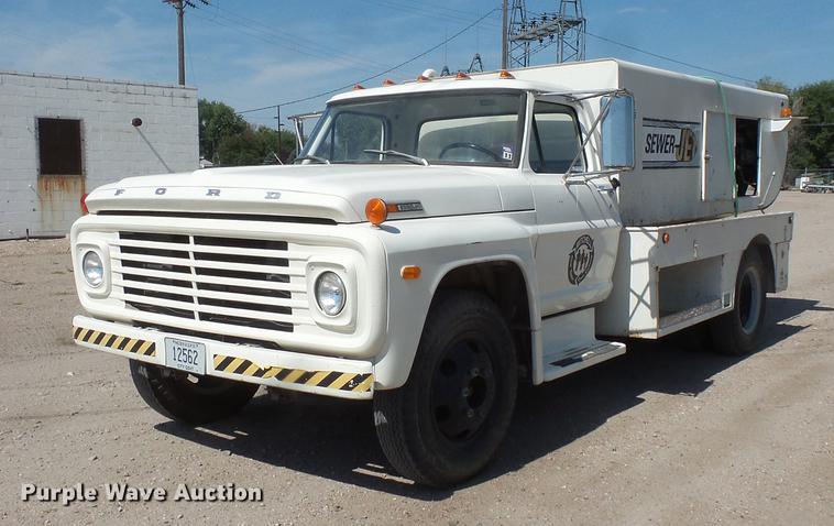 1972 Ford 600 sewer jetter truck - FT9823
