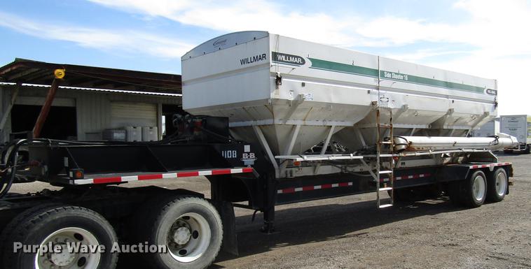 2011 B-B fertilizer tender trailer with Willmar Side Shooter 16 - DD4318