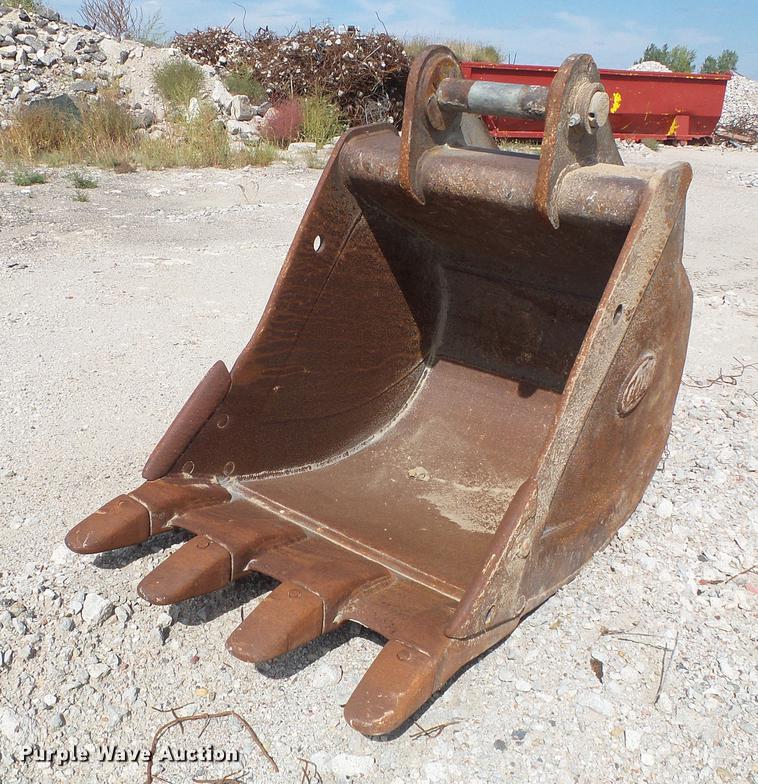 Geith 36"W bucket - DD5914