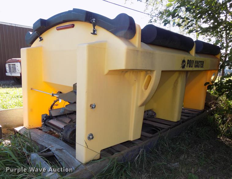 Fisher Poly Caster spreader - DZ9557