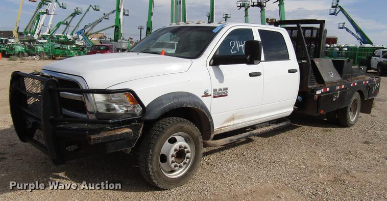 2014 Dodge Ram 5500 Crew Cab flatbed truck - DD4409