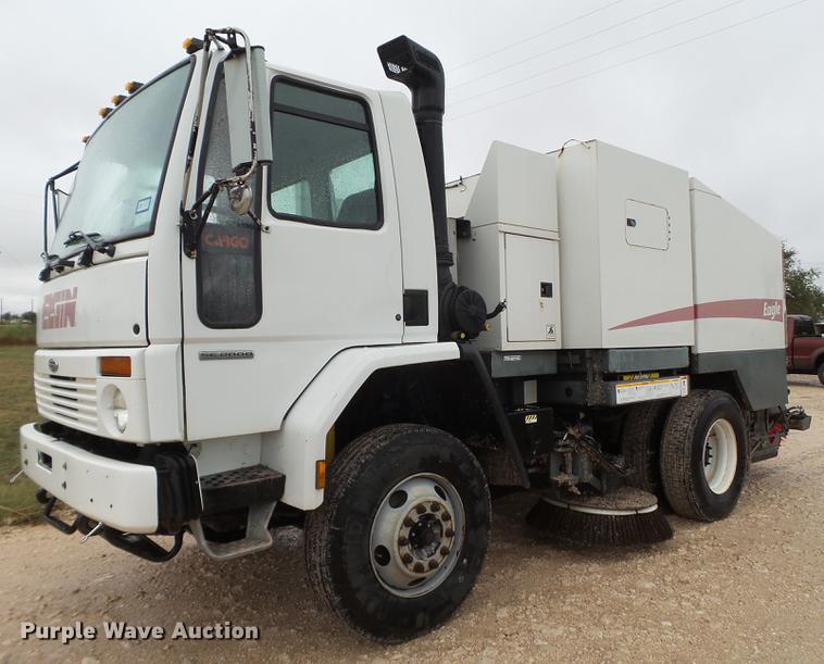 2005 Elgin Eagle Series F street sweeper - EN9630