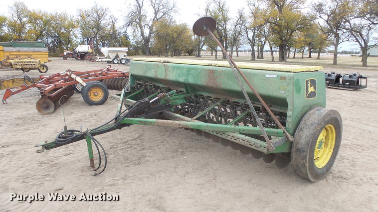 John Deere 8350 grain drill - FQ9469