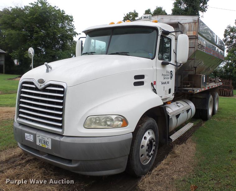 2002 Mack CX613 fertilizer tender truck - DB7047