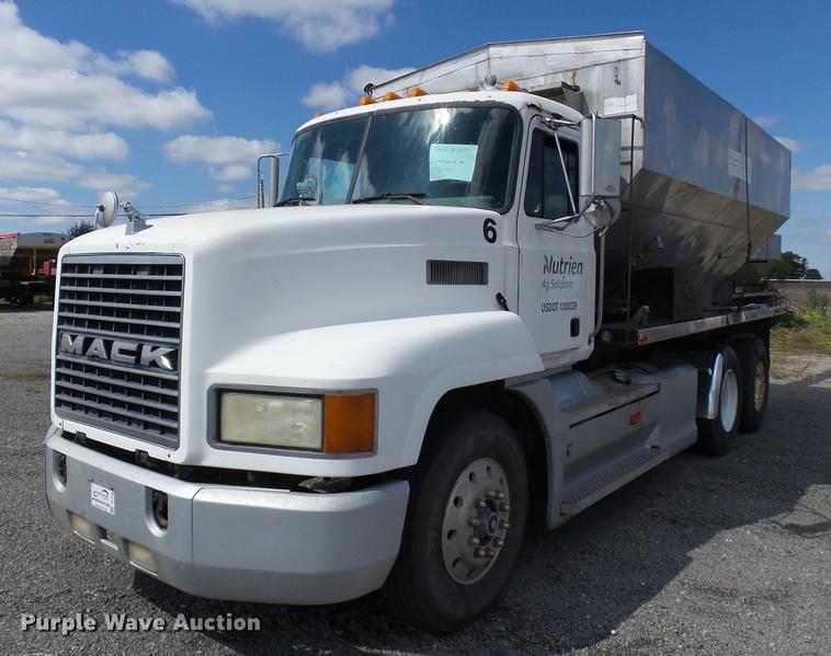 1997 Mack CH613 fertilizer tender truck - DD2492