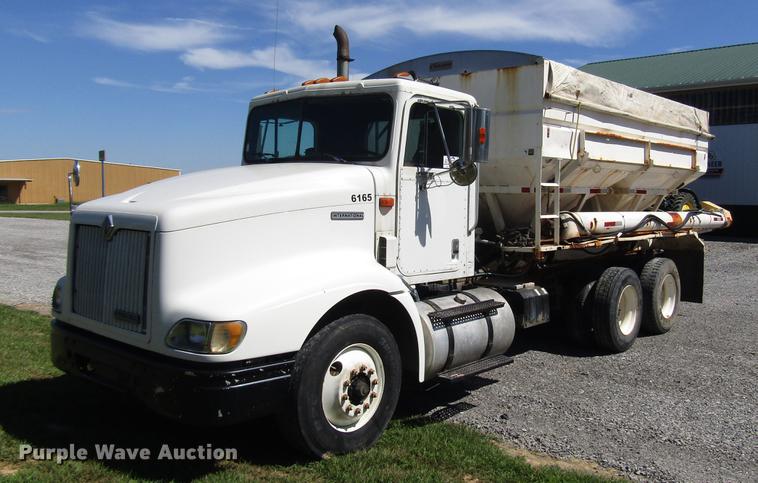 1999 International 9100 fertilizer tender truck - DD4340