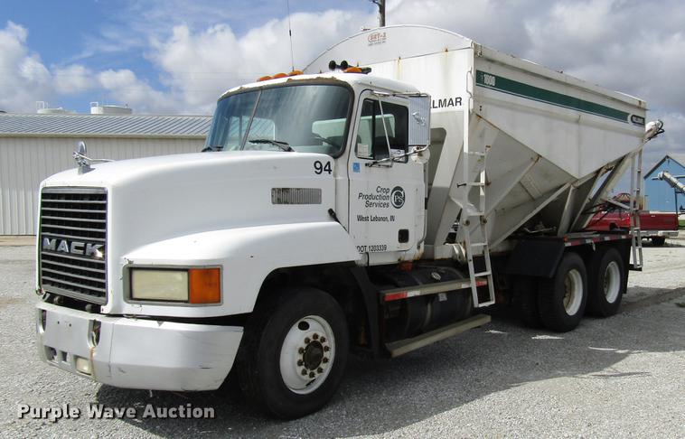 1995 Mack CH613 fertilizer tender truck - DD4389