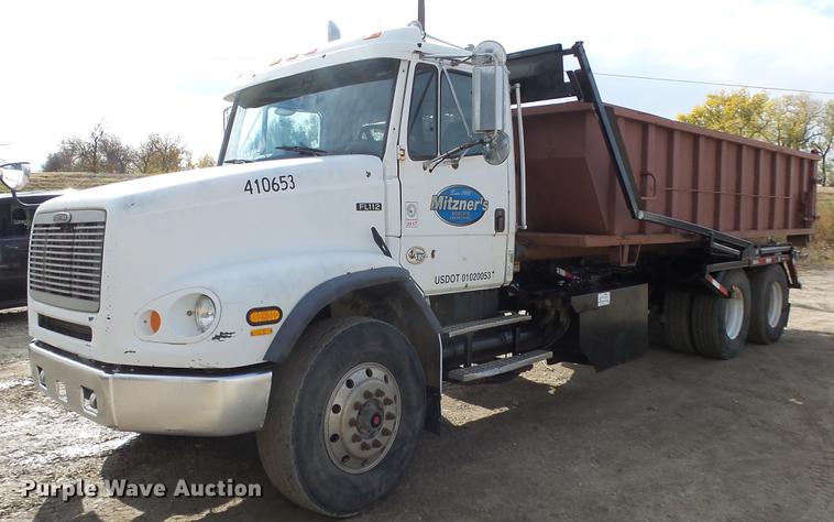 2002 Freightliner FL112 truck cab and chassis - DE7328