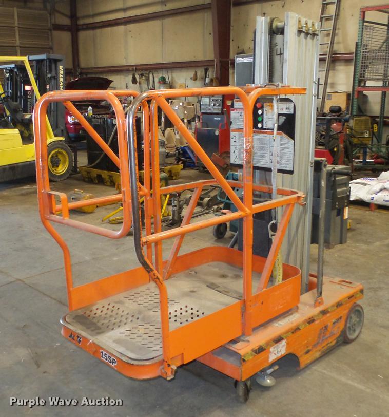 2000 JLG 15SP vertical lift - FI9303