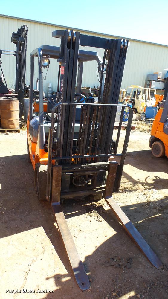 Toyota 7FGCU25 forklift - FQ9316
