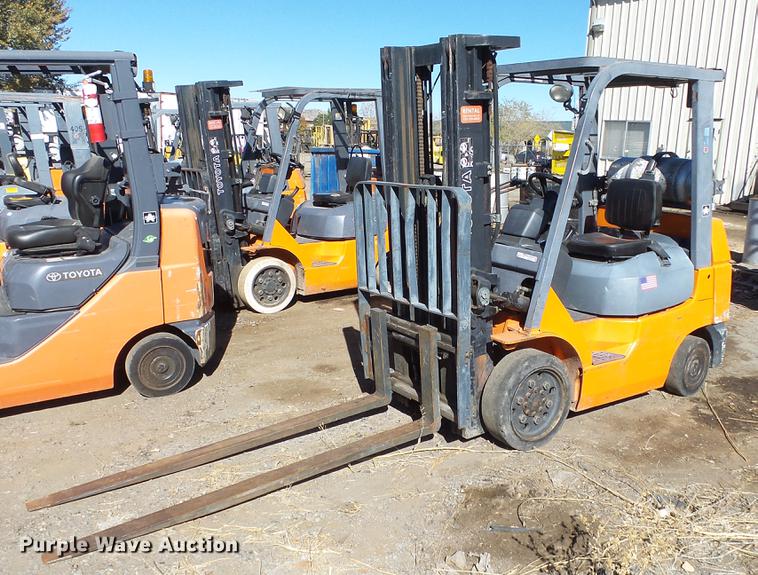 Toyota 7FGCU25 forklift - FQ9320