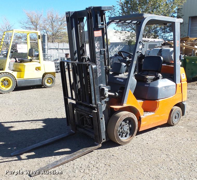 Toyota 7FGCU25 forklift - FQ9374