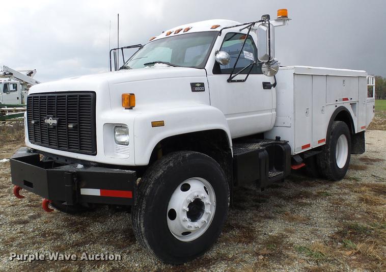 2002 Chevrolet C6500 utility truck - DB2064