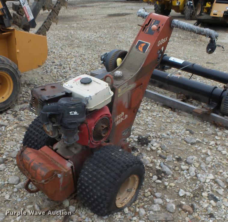 Ditch Witch 100SX vibratory plow - DG2867